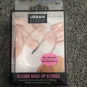 Silicone make up blender